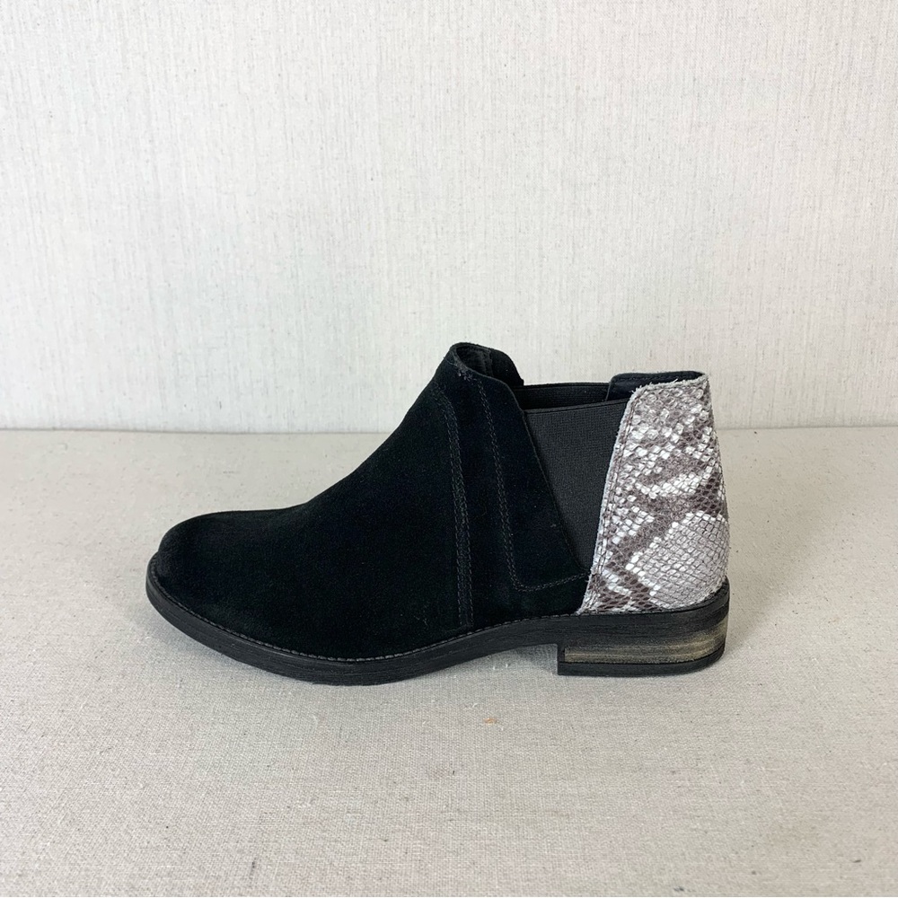 Clarks~Women’s ‘Demi‎ Beat’ Black Suede/Faux Snakeskin Slip-On Ankle Boot~Sz 7.5